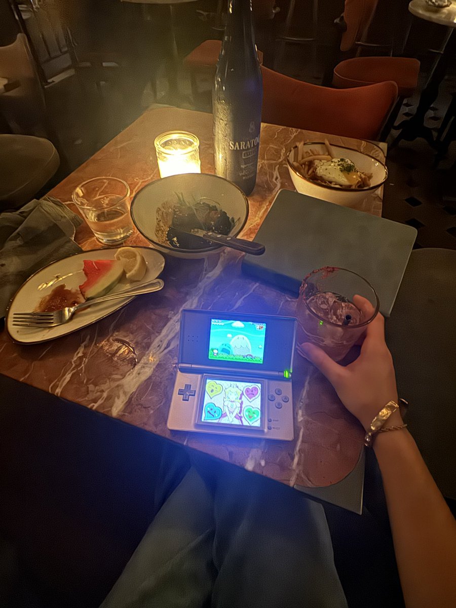 jezabzllz's tweet photo. date yourself. https://t.co/SiZ6FJjepu