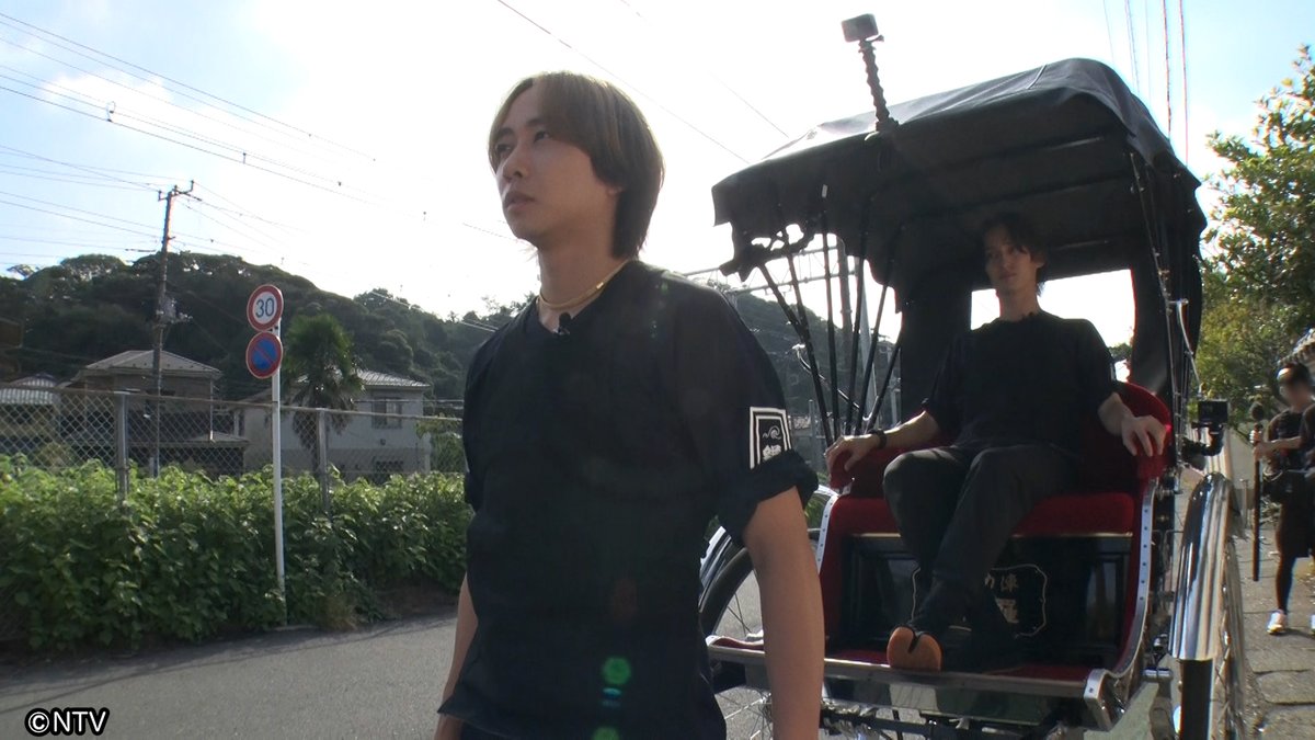 シューイチ (@shu1tv) on Twitter photo ⋱ 𝟏𝟎月𝟐𝟓日(土) の #シューイチ ☝🏻⋰
あさ8時45分ごろ〜
Travis Japan🐯の #スタディーJAPAN🗾
人力車をスタディー🏃
 ̄ ̄ ̄ ̄v ̄ ̄ ̄ ̄ ̄ ̄ ̄ ̄ ̄ ̄ ̄ ̄ ̄
観光地・鎌倉で
観光客を乗せて名所を巡る人力車の『車夫』を
中村海人さん💚と川島如恵留さん🤍が
体を張ってスタディー✐☡ ⋱ 𝟏𝟎月𝟐𝟓日(土) の #シューイチ ☝🏻⋰
あさ8時45分ごろ〜
Travis Japan🐯の #スタディーJAPAN🗾
人力車をスタディー🏃
 ̄ ̄ ̄ ̄v ̄ ̄ ̄ ̄ ̄ ̄ ̄ ̄ ̄ ̄ ̄ ̄ ̄
観光地・鎌倉で
観光客を乗せて名所を巡る人力車の『車夫』を
中村海人さん💚と川島如恵留さん🤍が
体を張ってスタディー✐☡