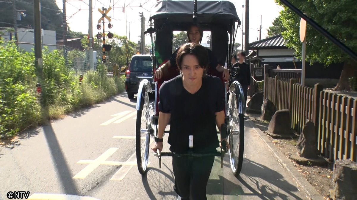shu1tv's tweet photo. ⋱ 𝟏𝟎月𝟐𝟓日(土) の #シューイチ ☝🏻⋰

あさ8時45分ごろ〜
Travis Japan🐯の #スタディーJAPAN🗾
人力車をスタディー🏃
￣￣￣￣ｖ￣￣￣￣￣￣￣￣￣￣￣￣￣
観光地・鎌倉で
観光客を乗せて名所を巡る人力車の『車夫』を
中村海人さん💚と川島如恵留さん🤍が
体を張ってスタディー✐☡

《体力》《テクニック》《おもてなし》
車夫になるには様々な技術が必要不可欠💡
車夫センス◎2人は習得できるか？

𝙌.人力車に乗る時の『ジェントルマンファースト』とは？

次週は、人力車で観光名所巡り⊹˚₊

#TravisJapan(@TravisJapan_cr)
#中村海人 #川島如恵留
