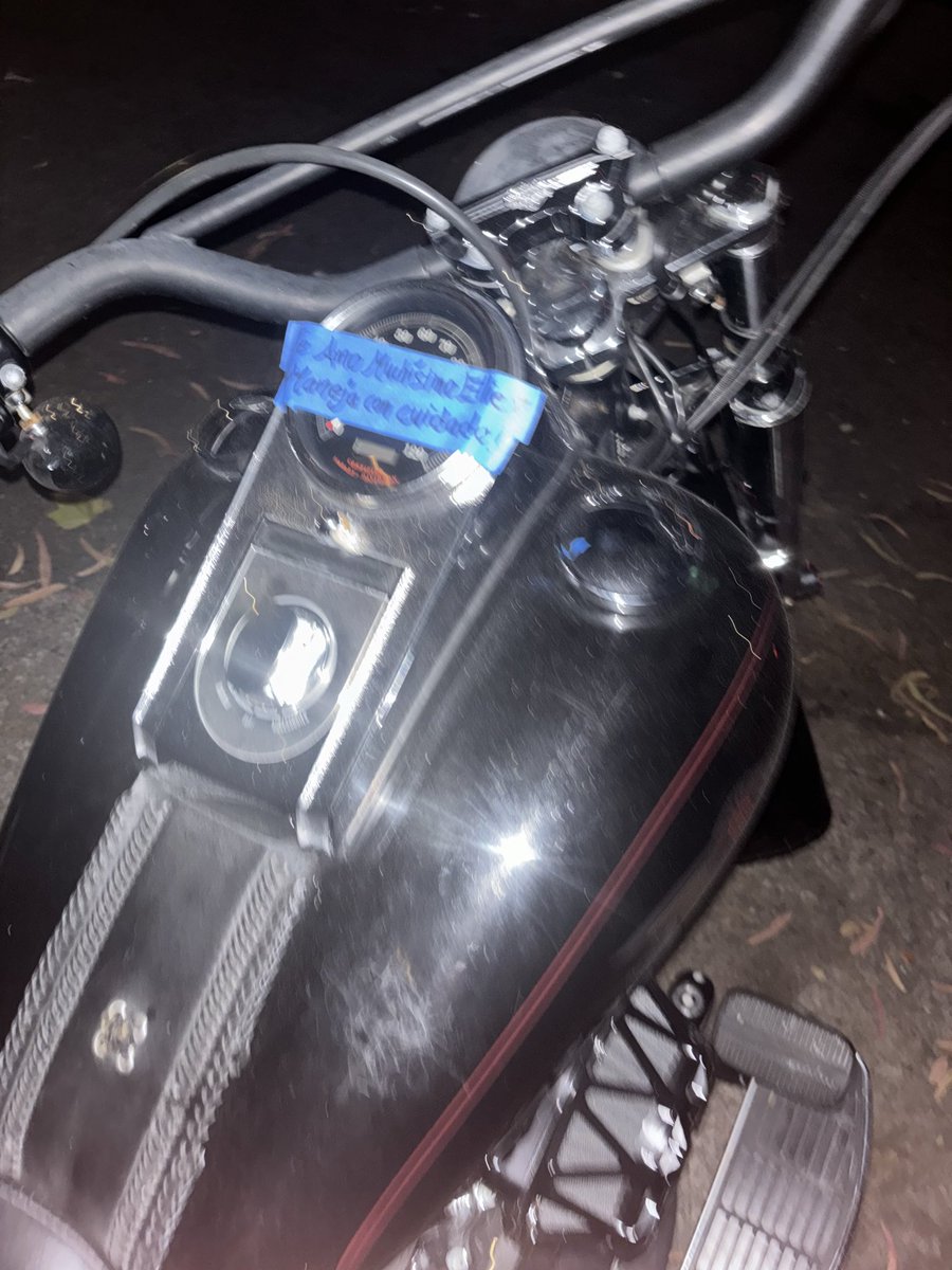 micheyangelo's tweet photo. Left a note on my partner’s Harley… ♥️ https://t.co/pP4YuLOhiR
