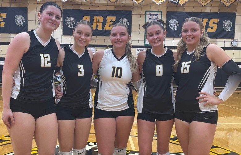 Warriors punch playoff ticket with Senior Night volleyball sweep

philomathnews.com/warriors-punch…