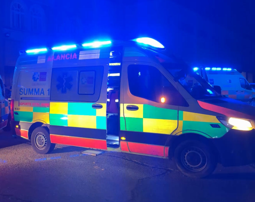 112cmadrid's tweet image. Accidente de patinete en 

📍#Fuenlabrada. Calle Sauce. 

Hombre de unos 45 años en PCR. El #SUMMA112 logra revertir la parada y traslada al hospital.

Foto: archivo