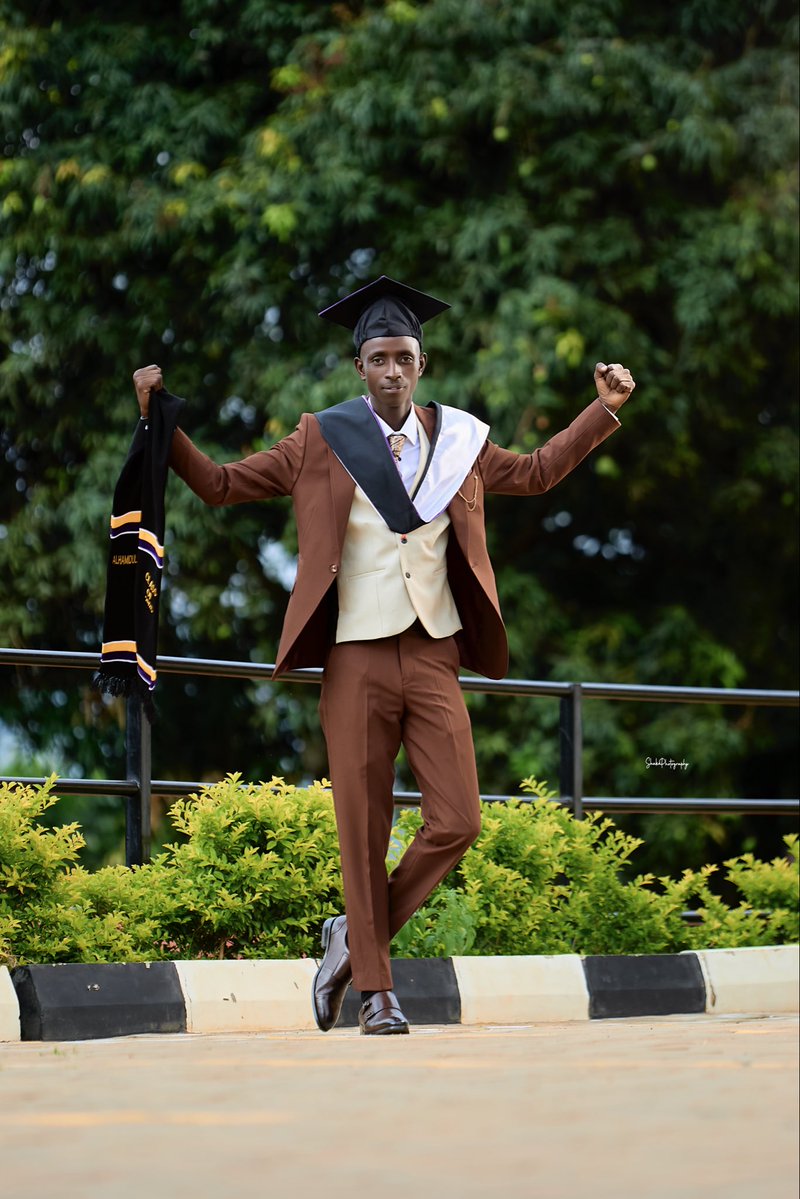 iamrukundo256's tweet image. Bachelors of computer science down!  I executed the code and it came true  congratulations to me @BishopStuartUni  made me