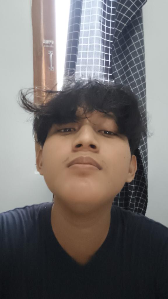 bobaboy_0's tweet photo. Sebelum Jumattan                Sesudah Jumattan https://t.co/QZBxiMKGx5