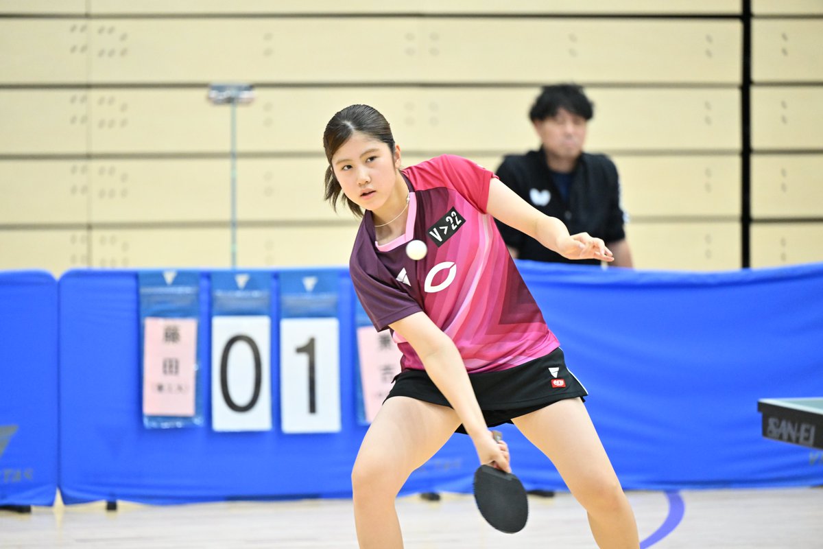 takurepo's tweet photo. #全日学2025
▼女子シングルス準決勝
兼吉優花（中央大）　7,-10,5,-8,8,-8,6　藤田知子（愛知工業大）

1年生の兼吉がカットの変化で粘り強くプレーして決勝進出です。決勝は面田（愛知工業大）対兼吉。

#卓球 #卓球レポート #卓レポ https://t.co/rIt5airsLE