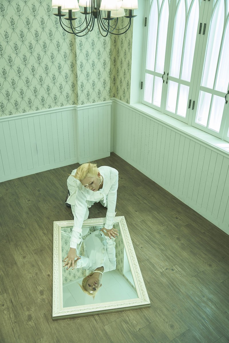 XLOV_official's tweet image. XLOV 1st MINI ALBUM [UXLXVE]
Biii:-P CONCEPT PHOTO 1 - #HYUN

💿 2025.11.05(WED) 6PM(KST) RELEASE

#XLOV #엑스러브 #UXLXVE #XLOV_UXLXVE
#HYUN #현 #BiiiP #XLOV_BiiiP