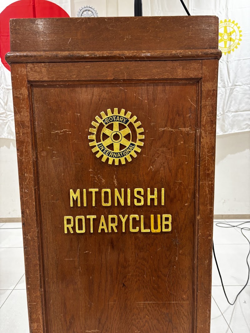 mitowestrc's tweet photo. ブログ更新しました！
【ロータリークラブ豆知識③　歯車のマークに込められた精神】
https://t.co/2LtpEBvoPI https://t.co/pHb8we07Qv