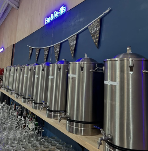 TasteCheshire's tweet image. A friendly reminder that you can refill your bottles at the Three Wrens Gin distillery and receive £5 Off, so check those levels before the week ahead! 😁 #distillery #cheshire #combermere #craftgin tastecheshire.com/local-producer…