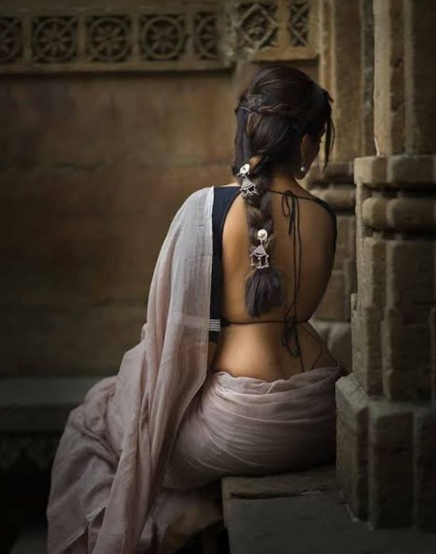 जिन्दा रहना है तो जज़्बातों को जगाए रखिए...

वरना जाले लग जाते है, अक्सर बन्द मकानों में...