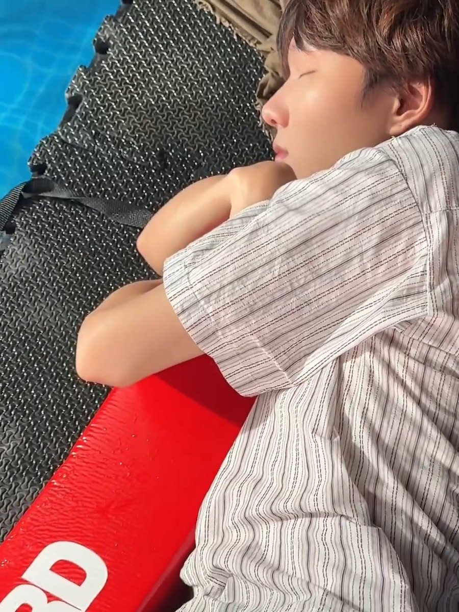 fxbunnx's tweet image. แล้วน้ำปิงหลับจริงจังด้วยนะ
คนพี่ก็ยิ้มเป้ยๆอยู่อย่างงั้น ชอบลูกแม่อ่ะจิเจ่ง

#KengNamping #เก่งน้ำปิง
#พรุ่งนี้เขมจิราต้องรอด
#เขมจิราต้องรอดseries  
#KhemjiraTheSeries
