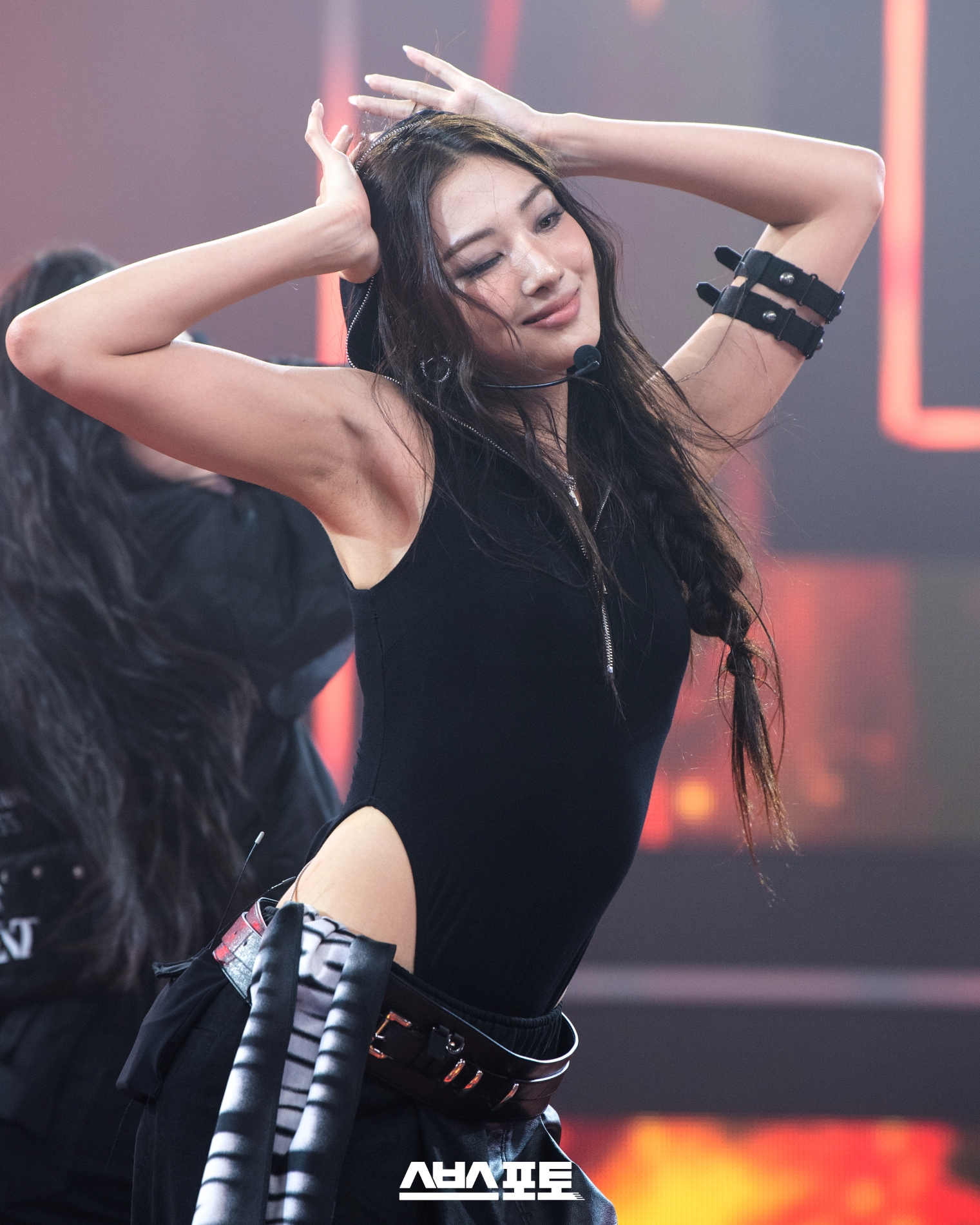 G4AMufiXcAAuju7?format=jpg&name=large