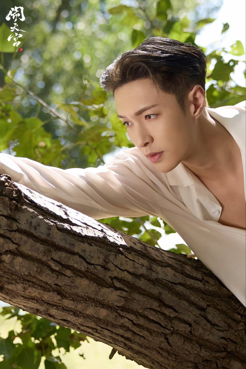 knockknock0408's tweet image. LAY - 张艺兴工作室 weibo