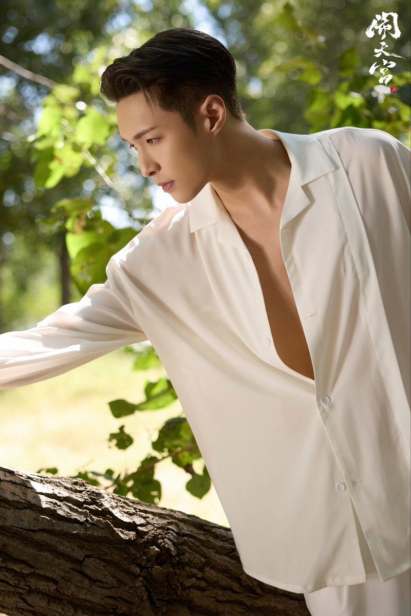 knockknock0408's tweet image. LAY - 张艺兴工作室 weibo