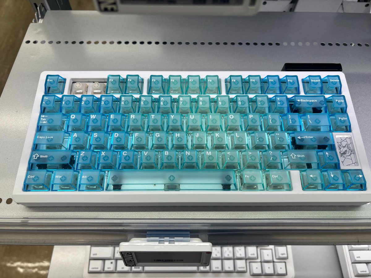 sofmap_pc_digi's tweet image. ✨新製品入荷情報✨

#Chilkey
✅Slice75 HE WS Flux Switch White/Pink　34,630円(税込)

性能も見た目も重視したい方におすすめ‼️
綺麗なグラデーションが目を惹くラピトリキーボード入荷しました🤩

☄️AKIBAパソコン・デジタル館6Fにて展示・販売中☄️

#ソフマップ　#ゲーミングデバイス