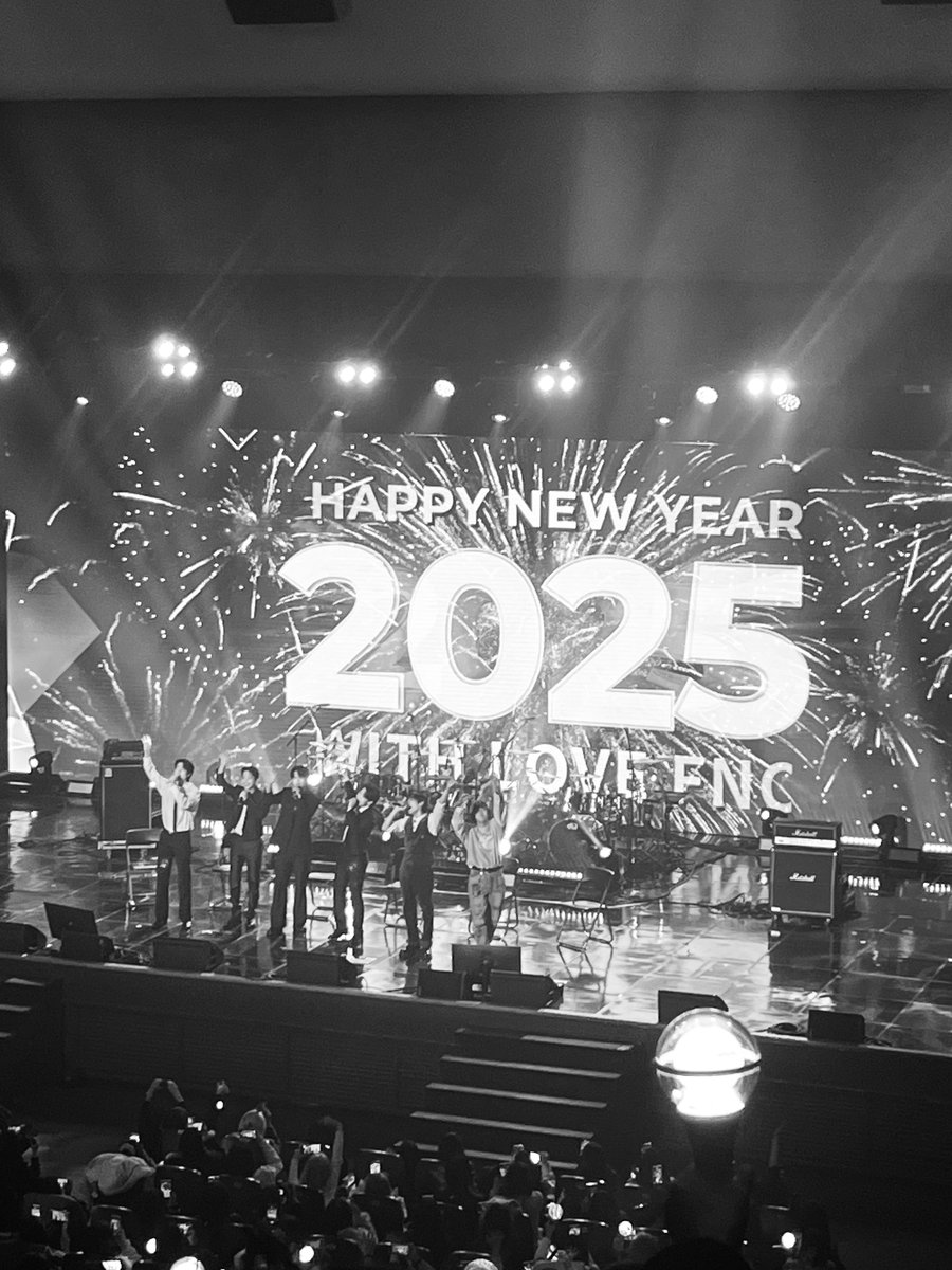 자 이제 연말콘 주세욤🤲
재현이까지 다같이 카운트다운하고 싶어요