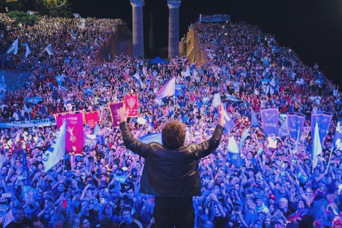 Recién llego a Lomas de Zamora de acompañar con todas Las Fuerzas del Cielo a <a href="/JMilei/">Javier Milei</a> en este gran cierre de campaña. Piel de gallina.