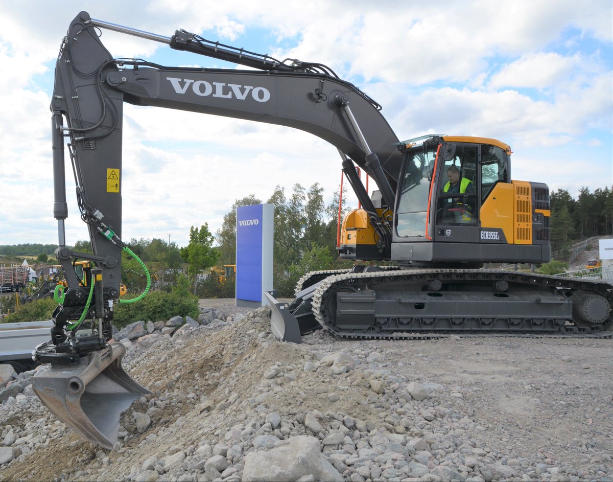 DiggerManBlog's tweet image. Digger Man Blog Returns to Volvo Construction Equipment Days (Blog Post Re-Visit)
earthmoversmagazine.co.uk/digger-man/vie…