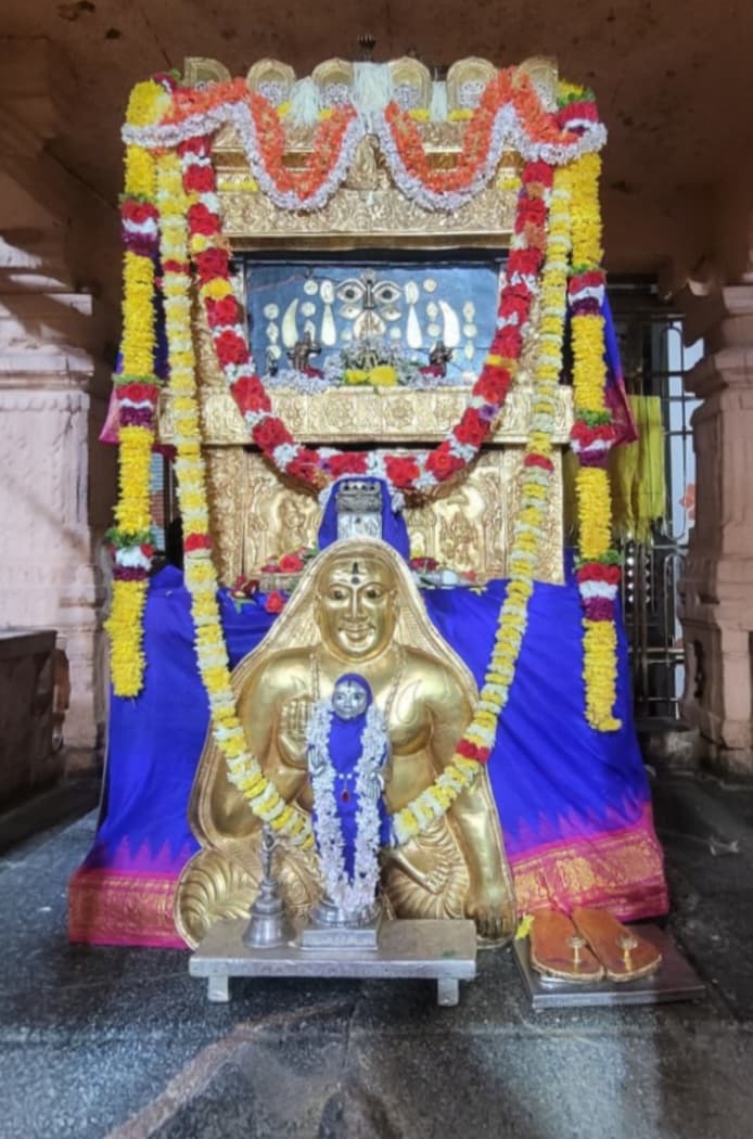 Jaggesh2's tweet image. ಇಂದಿನ ರಾಯರ ಬೃಂದಾವನ ಅಲಂಕಾರ ದರ್ಶನ 🙏