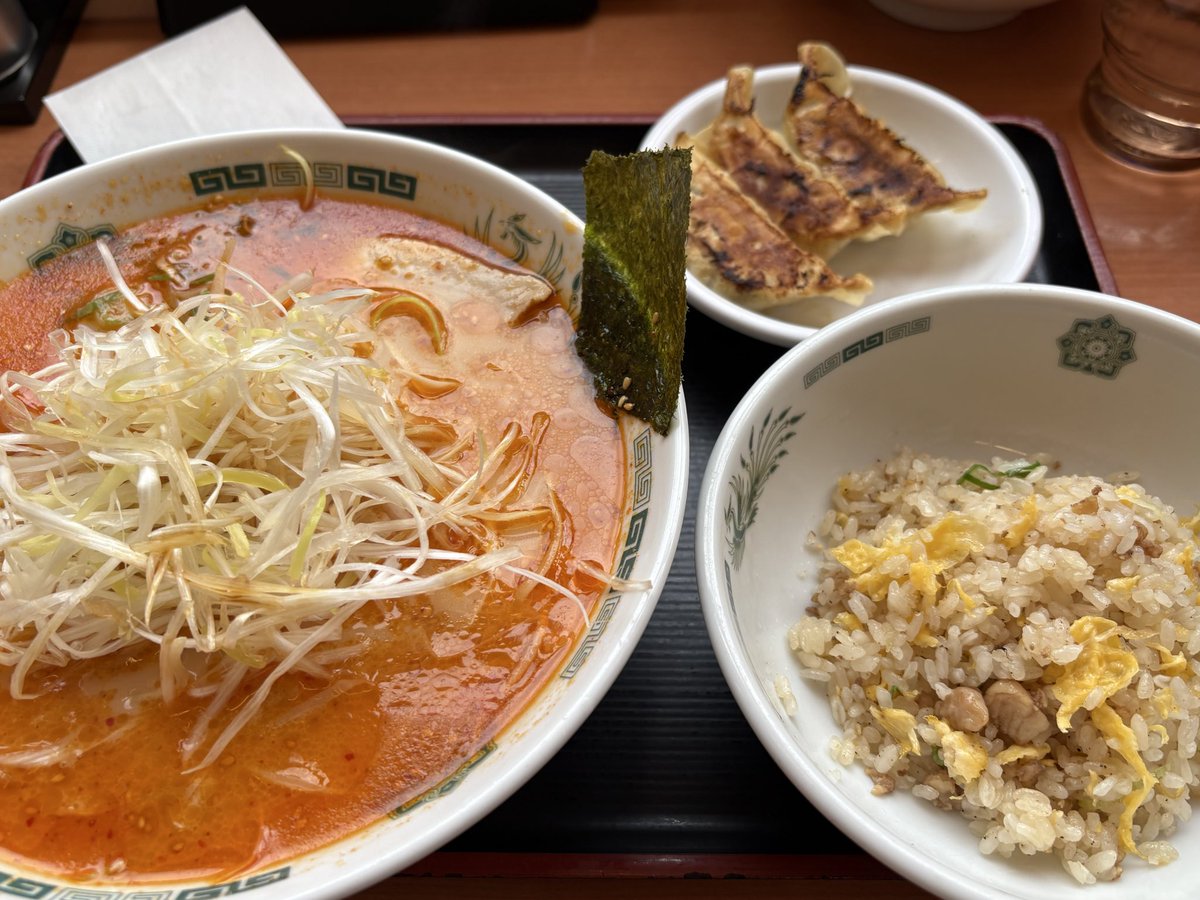 k_hoyuki's tweet photo. 歌う前には日ダカ屋さんで腹拵えしました。背徳なセット！
にっぽりでのライブ前によく食べていたなーって思い出に浸りつつ…これ、ニオイやばくないか？当時はぜんぜん気にしていなかったけど…申し訳ありませんでした🙇‍♀️ https://t.co/9HL5mgWO07