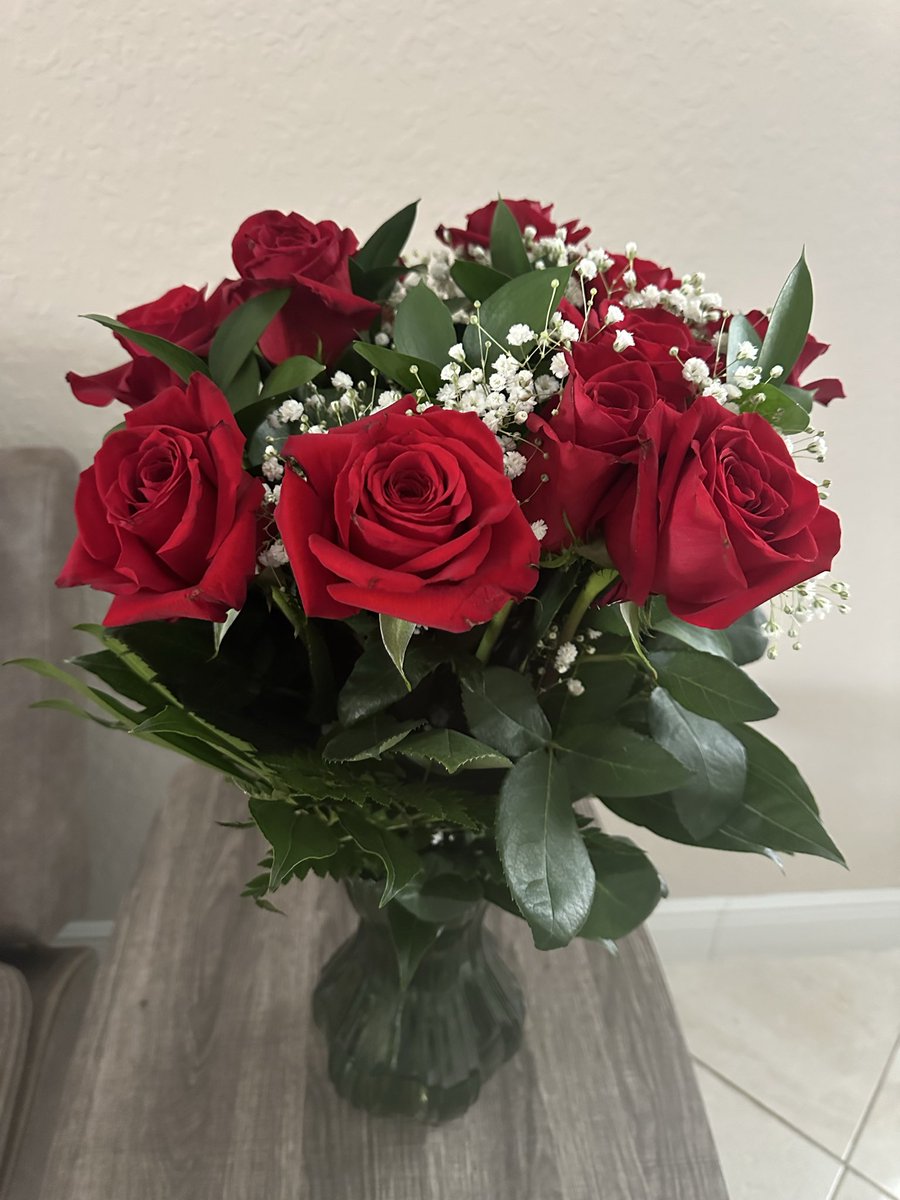Irma1038's tweet photo. Mis bellas rosas 😘😘😘10/08/2025 https://t.co/BmYSep4K8E