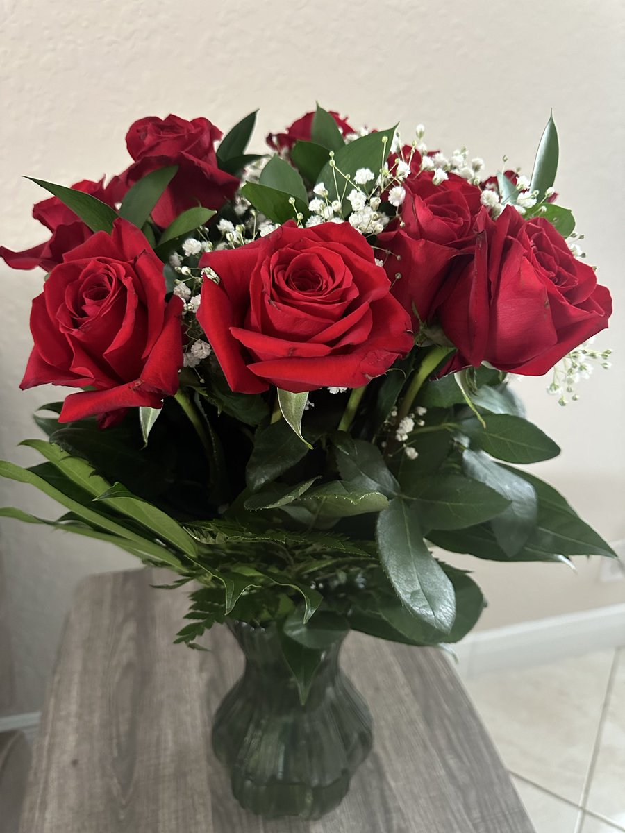 Irma1038's tweet photo. Mis bellas rosas 😘😘😘10/08/2025 https://t.co/BmYSep4K8E