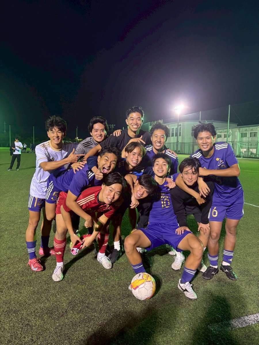 1_vvg0's tweet photo. 2025シーズンの活動が終了しました。

今年は、本当にサッカー人生史上最も熱かったなと、フォルダを見返して思いました‼️

色々な経験をさせていただきました。

リーグ戦は5位で、昇格は果たせませんでしたが、この仲間たちとサッカーできて良かったです🔥 https://t.co/kFyORSryQ3