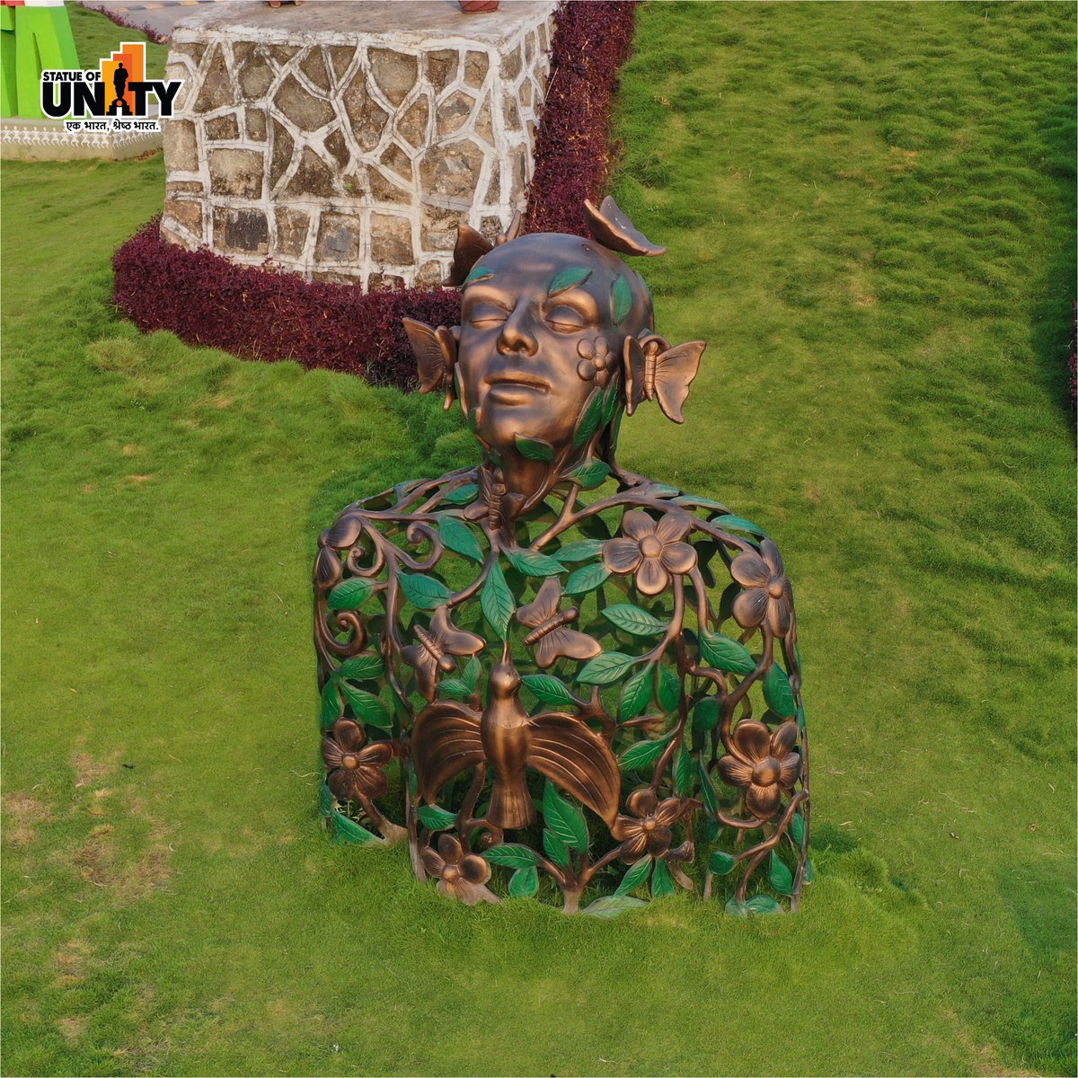 souindia's tweet photo. Rejuvenate your mind, body, and soul at Arogya Van, the wellness haven near the Statue of Unity. Visit this Diwali vacation and take home peace and joy!#ArogyaVan #EktaPrakashParv #StatueOfUnity #EktaNagar #150YearsOfSardarPatel https://t.co/iiWhfMpZHG