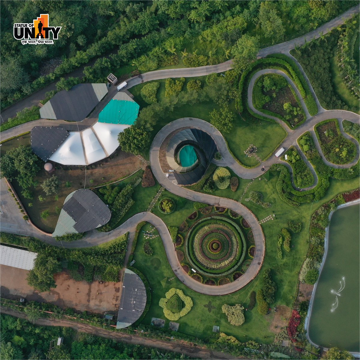 souindia's tweet photo. Rejuvenate your mind, body, and soul at Arogya Van, the wellness haven near the Statue of Unity. Visit this Diwali vacation and take home peace and joy!#ArogyaVan #EktaPrakashParv #StatueOfUnity #EktaNagar #150YearsOfSardarPatel https://t.co/iiWhfMpZHG