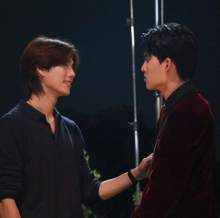 PPWL0VEBOT's tweet image. peach’s cheeky smile and khun thee’s red ear... is he flirting with khun thee here NDKSNDKDDJSK

MeAndThee 5M

#MeAndTheeSeriesPilot5M #ปอนด์ภูวินทร์