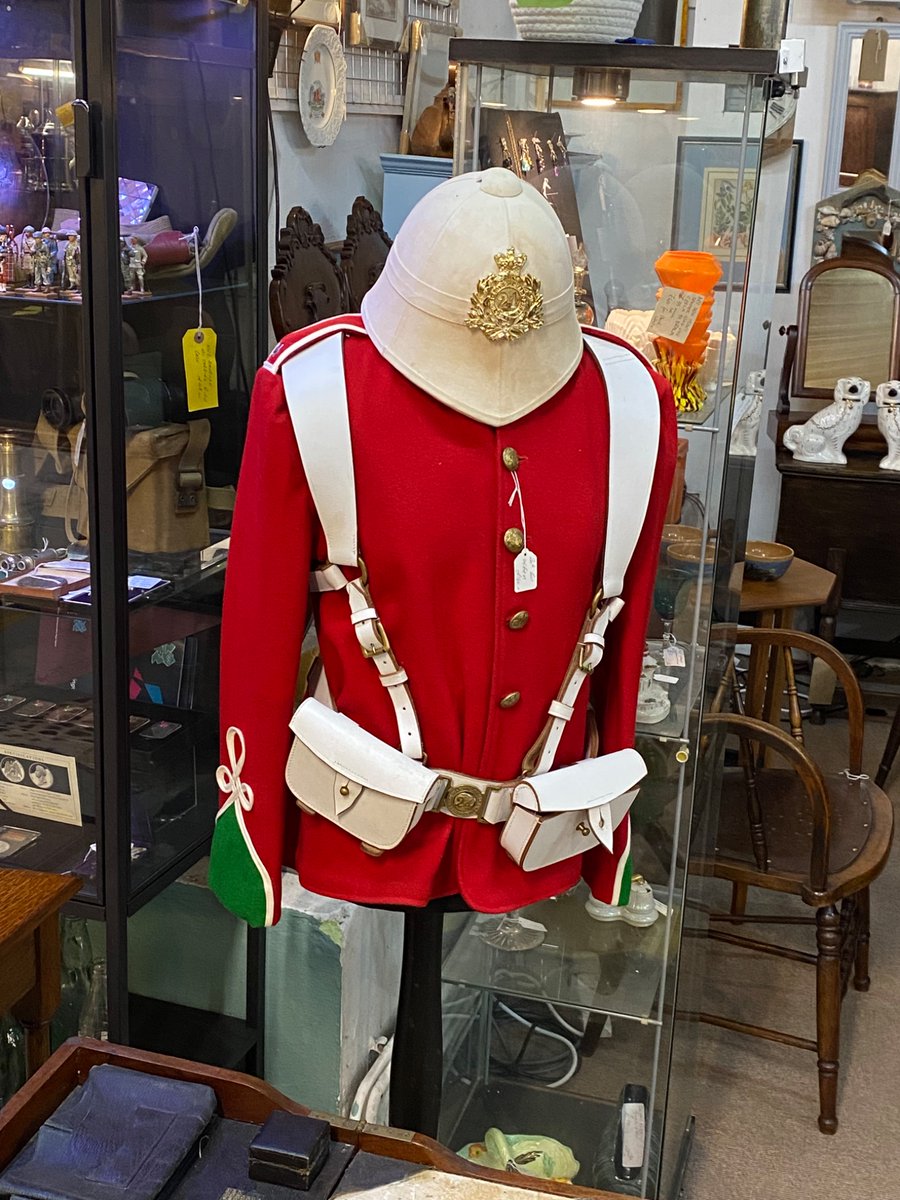 Old soldiers never die… For sale, in one Carmarthen antiques shop. <a href="/BritishSquare/">VictorianMilitarySoc</a> <a href="/ColonelAndy/">AndrewSmith</a> <a href="/BritishArmy/">British Army 🇬🇧</a> <a href="/RSStGeorge/">RoyalSocietyStGeorge</a> <a href="/YDdraigaGeorge/">Y Ddraig a George</a>