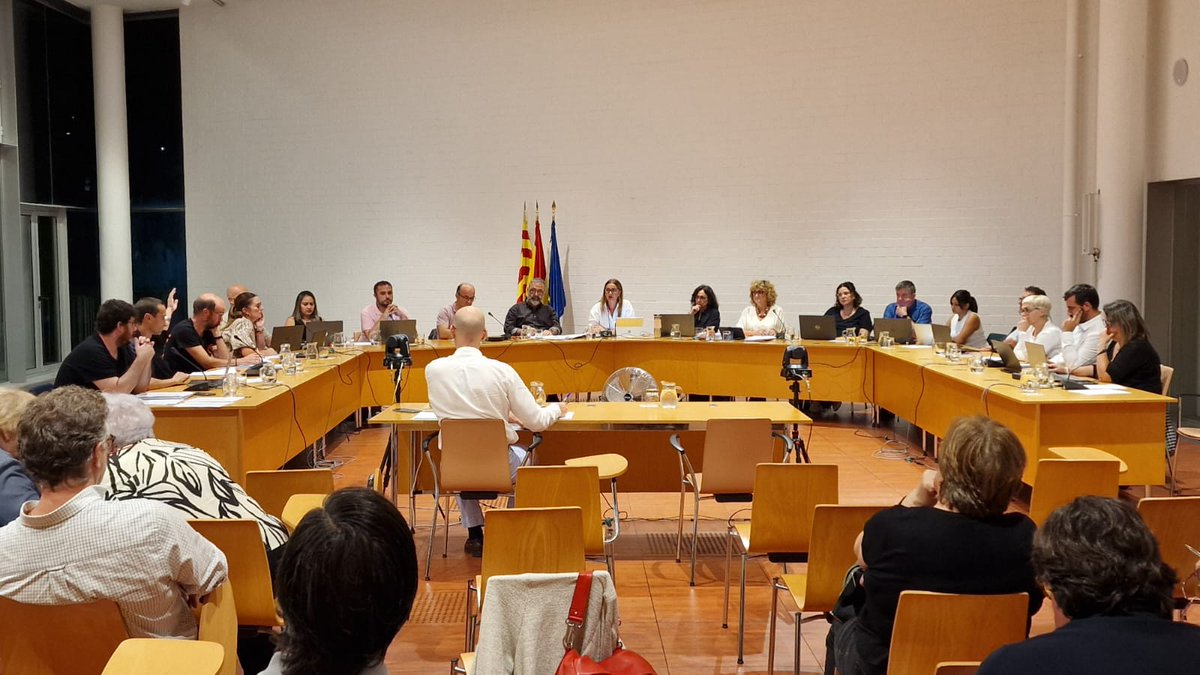 EL PLE DE SANT PERE DE RIBES APROVA LA PROPOSTA D’ORDENANCES FISCALS PER A L’EXERCICI 2026
➡️ f.mtr.cool/ztfhgvdpkm
• La proposta va rebre els vots favorables de <a href="/pscribesroquete/">PSC Ribes-Roquetes</a>, <a href="/JuntsSPRibesViA/">Junts-ViA #SPRibes</a> i <a href="/fempoblespribes/">Fem Poble - En Comú Podem</a>, mentre que <a href="/UM9CUPConstruim/">UM9/CUP Construïm</a> es va abstenir.

#SPRibes