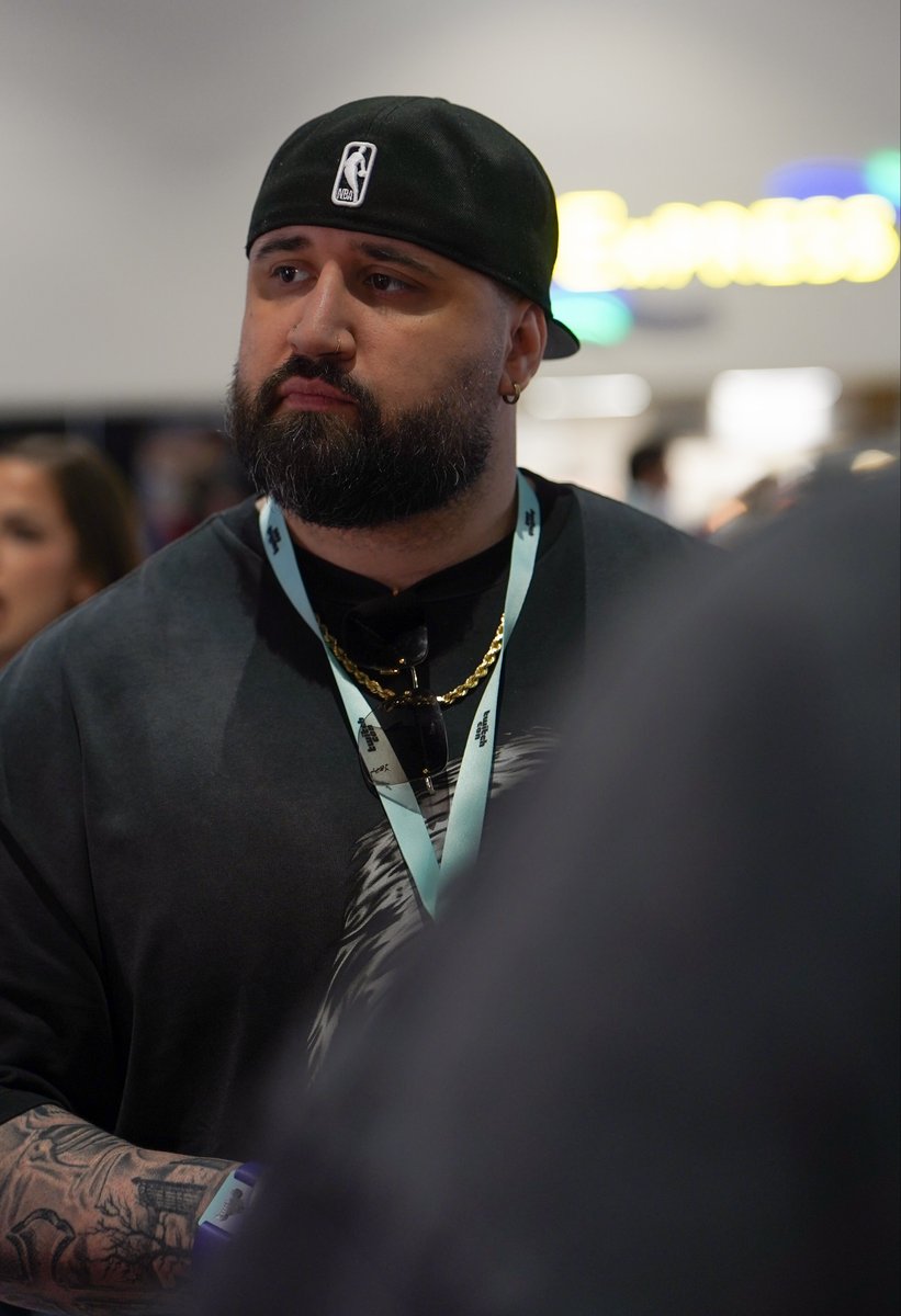 Kuriosityki11s's tweet image. Chat….i fear i have absolutely cooked this year on photos for twitch con 💅🏻