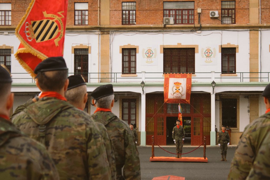 0425Dbarres's tweet photo. El Regimiento “Tercio Viejo de Sicilia” Nº67 celebró su CDXC aniversario #SanSebastián con un Acto Militar en el que se rindió  homenaje a los caídos y entrega de condecoraciones.
¡490 años de valor, firmeza y constancia!
#SomosTuEjército #OrgulloMilitar #TercioViejoDeSicilia67 https://t.co/Xmm1y2LM1b