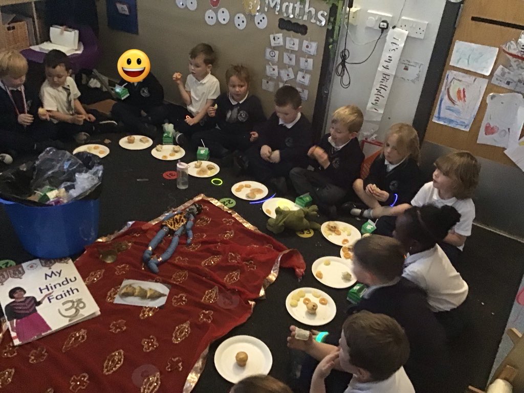 Receptionmonksd's tweet image. #classR1 #classR1 have loved learning and celebrating Diwali this week we ended the week having a party we even had some glow sticks the children loved seeing them light up in the dark