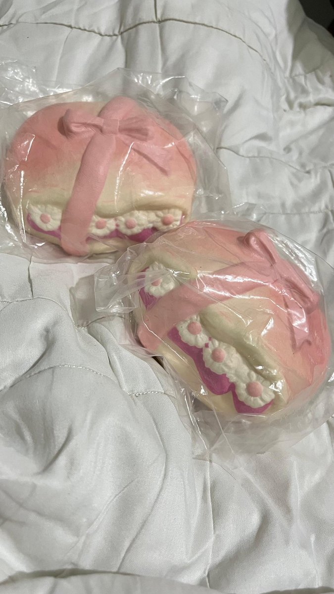 mjtakeu's tweet photo. wts squishy sweetbuns berry bread pink

#sweetbuns #squishysale #WTB https://t.co/PHXuk3mbn2