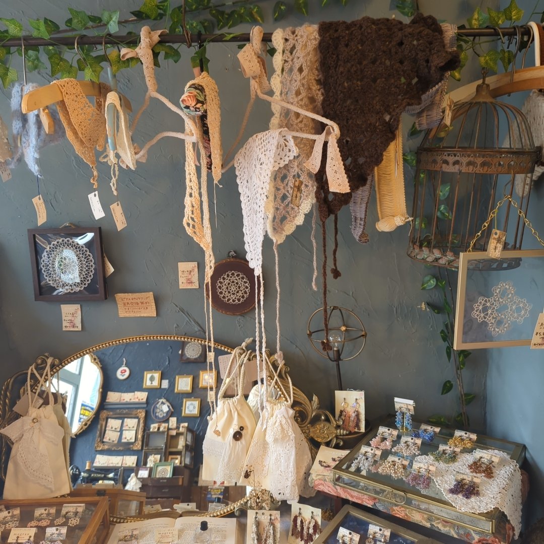 moca_m_o's tweet photo. atelier and shop moca⁡ ⁡ 𝐨𝐩𝐞𝐧 ⸒⸒ _🍬
⁡⁡今週末は高円寺フェスが開催されます🎊北口駅前広場や南口アーケードでパフォーマンスがあったり、商店街のお店ではついお買い物したくなるようなイベント盛り沢山のようです👍mocaは通常営業ですが…😌笑
では今日も19じまでお待ちしてます🎶suu🐞 https://t.co/BArILSJFFn