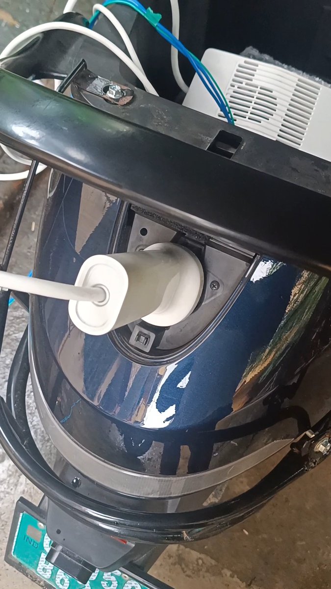 avinashrout33's tweet image. Bought my #OlaS1PRO 4Kwh Gen3 and the charger stopped working after a month of purchase😤 Service center keeps delaying the replacement. @OlaElectric, this is frustrating. Resolve this issue immediately.  #EVProblems #CustomerServiceFail
@bhash @ola_supports