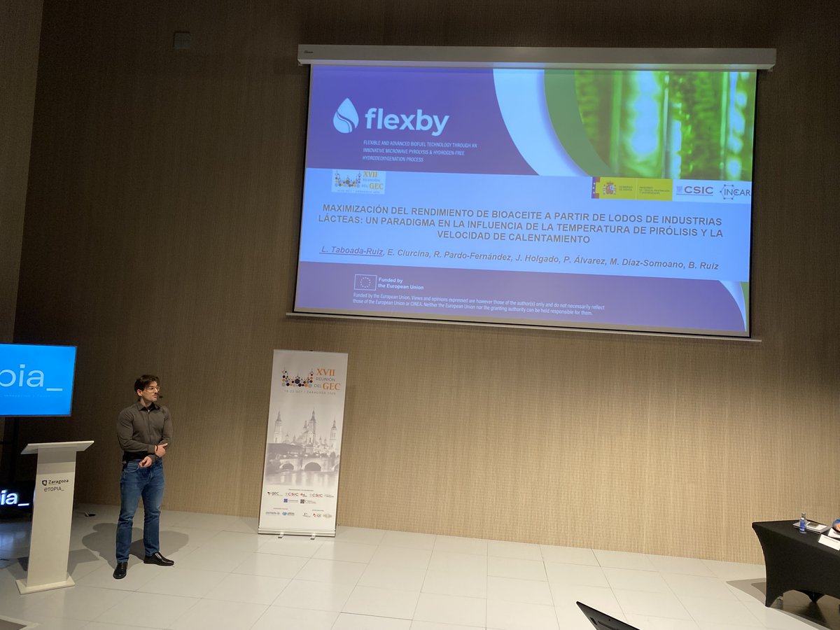 CompositesINCAR's tweet image. @CompositesINCAR @incarCSIC members  presenting at the XVII Reunión del Grupo Español del Carbón in Zaragoza. We explored areas in which carbon is key, from characterisation of carbon supported catalysts, electrochemical sensors, printed electrodes and biomass valorization.👏👏