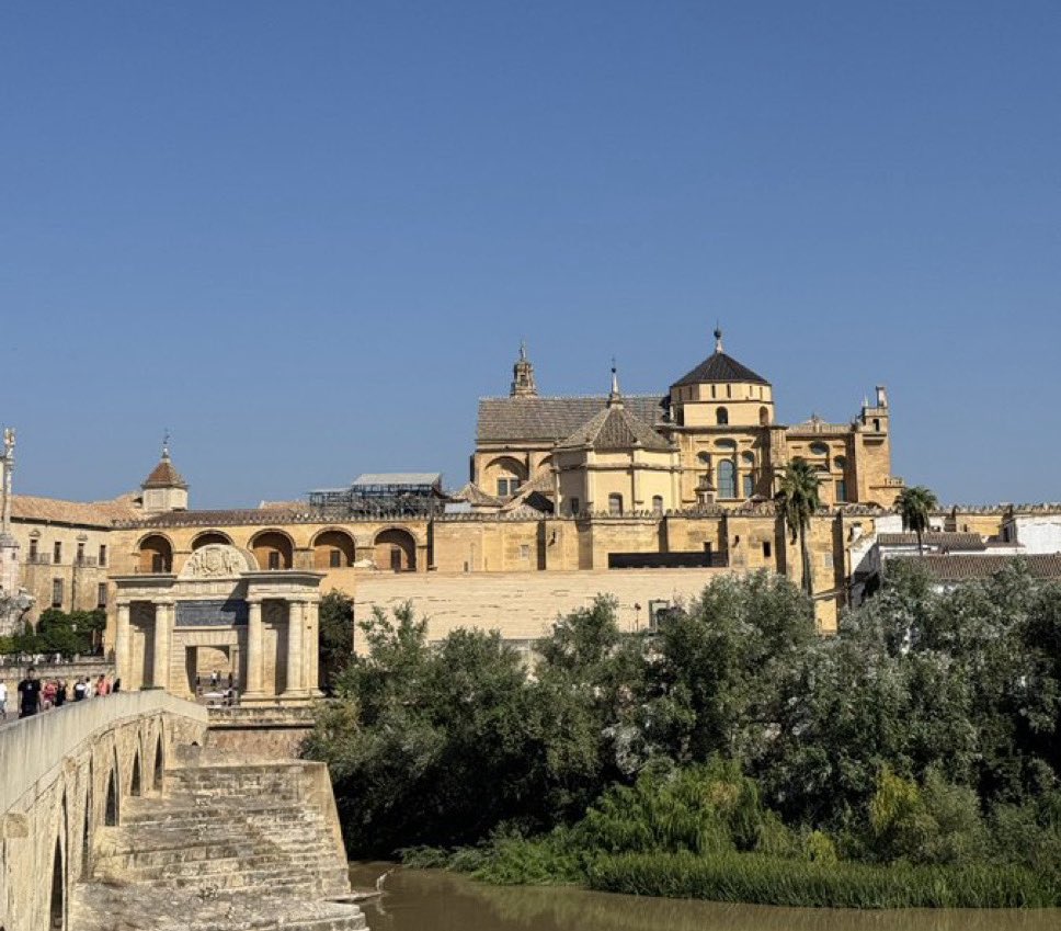 reruxxi's tweet photo. Feliz día a todos los que tenemos suerte de ser de la ciudad más bonita. Mi Córdoba. https://t.co/xKxOSLDwVg