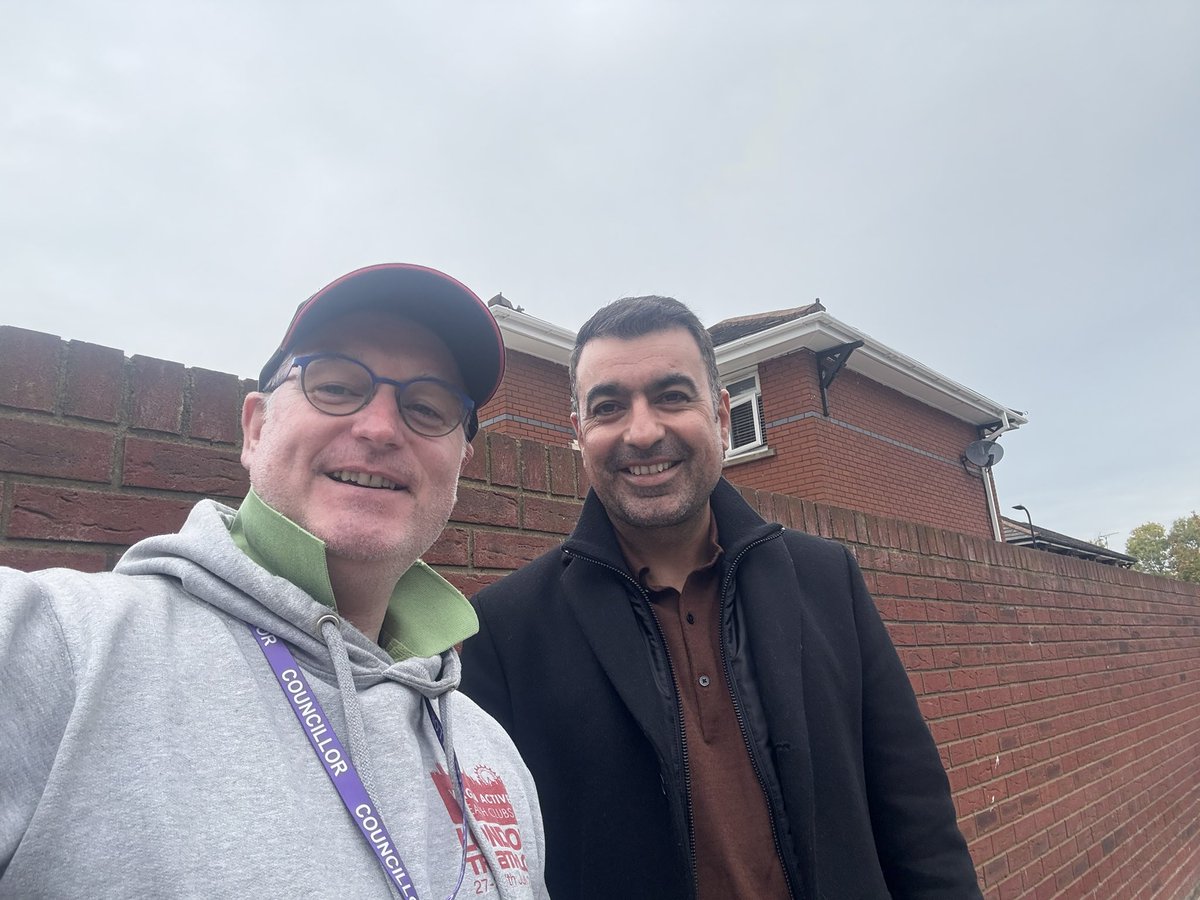 JM4NorwoodGreen's tweet image. The busy week of casework across #NorwoodGreen ward continued.
This included checking in on local residents who have reported #casework by phone.
My weekly ward round has proved a valuable resource to engage &amp;amp; hear constituents concerns. I am listening to you all across the ward.
