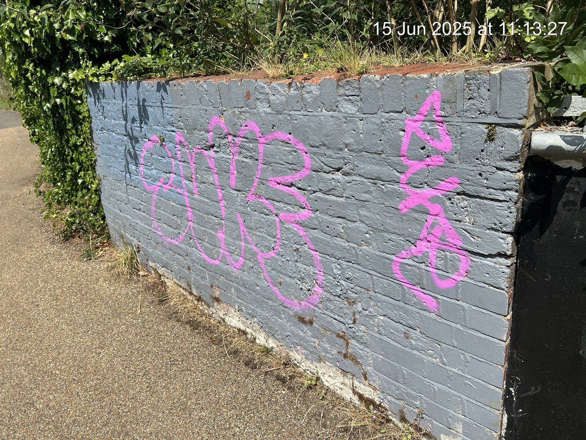 JM4NorwoodGreen's tweet image. The busy week of casework across #NorwoodGreen ward continued.
This included checking in on local residents who have reported #casework by phone.
My weekly ward round has proved a valuable resource to engage &amp;amp; hear constituents concerns. I am listening to you all across the ward.