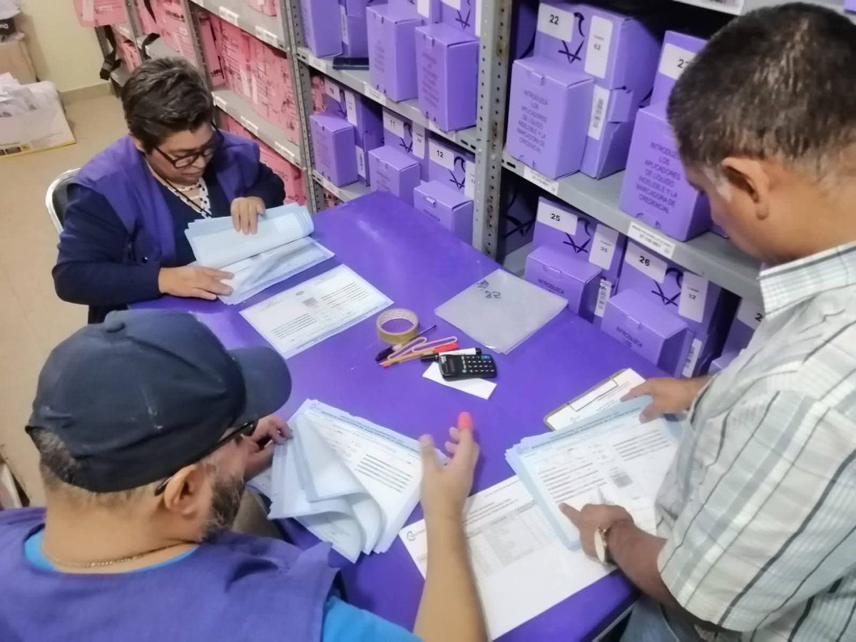 Distrito31IECM's tweet image. .📽| Memorias de #Octubre2025 🎞
🤩 Viernes 1️⃣7️⃣ , la #DirecciónDistrital31 🙋♂️🙋♀️🙋 recopila la muestra del 🧐 Estudio del "Voto Nulo" ⛔️ de la Elección del Poder Judicial Local 2024-2025 en sus 3️⃣ tipos de Elección
#PoderJudicial #TúDecidesQuiénJuzga