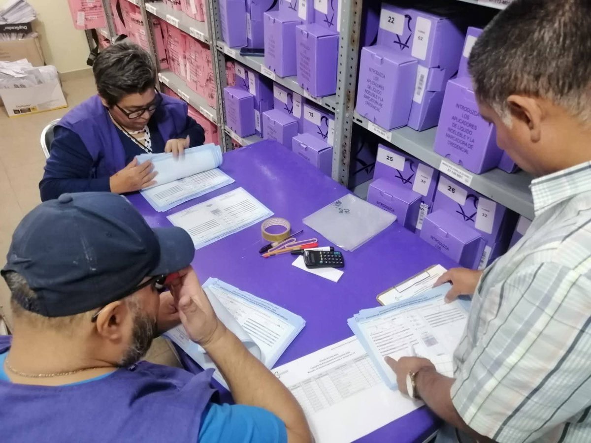 Distrito31IECM's tweet image. .📽| Memorias de #Octubre2025 🎞
🤩 Viernes 1️⃣7️⃣ , la #DirecciónDistrital31 🙋♂️🙋♀️🙋 recopila la muestra del 🧐 Estudio del "Voto Nulo" ⛔️ de la Elección del Poder Judicial Local 2024-2025 en sus 3️⃣ tipos de Elección
#PoderJudicial #TúDecidesQuiénJuzga