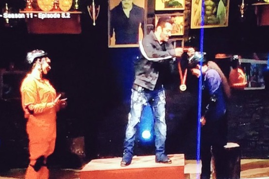 abdul_tweets03's tweet image. If you&apos;re receiving a medal from Salman Bhai then he&apos;ll stand on the podium 🔥