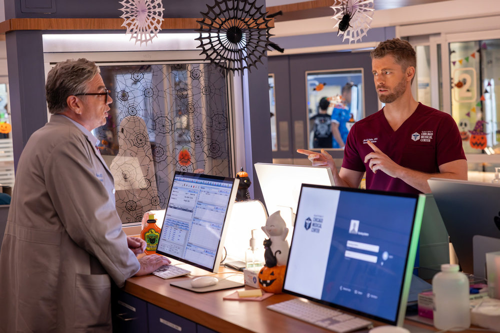 What2Vue's tweet image. Chicago Med - NEW PHOTOS! 📸
S11E05 - What's Hiding in the Dark
See: what2vue.com/nbc/chicago-me…
#ChicagoMed #NBC #Photos