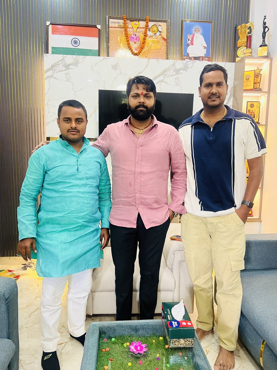 आदिवासी मेला सोनभद्र के लिए रवाना !! 

आज का सुपरहिट शो सोनभद्र देशी स्टार <a href="/Samarsingh/">Samar Partap Singh</a> जी के साथ !!