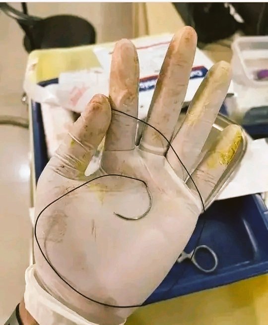 man_rays's tweet image. Don&apos;t let anything controll you stay home and rehydrate otherwise you wil be crying alone at that health facility