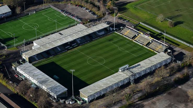 bruntonbugle's tweet image. 🎙 Season 6 Episode 16 - Out Now!🎙

🎧 @leerooney &amp;amp; @AdamTiffen18  

In this episode:
📰 News update
🤩 Forest Green Rovers win reviewed
😭 Robbie Savage&apos;s post match thoughts
🔍 Opposition chat with Dave from @gloverscast 
🧤Yeovil Town (A) preview
🔵 Ex-Blues Round-Up

📯 is…