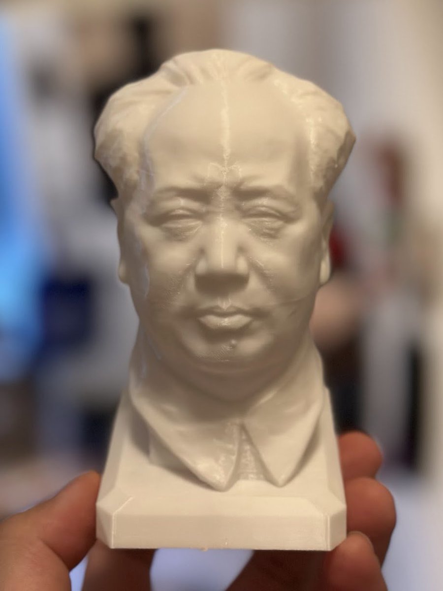 ERRORVඞTOR 🦋 (@errorvator) on Twitter photo a friend lent me a 3D printer a friend lent me a 3D printer