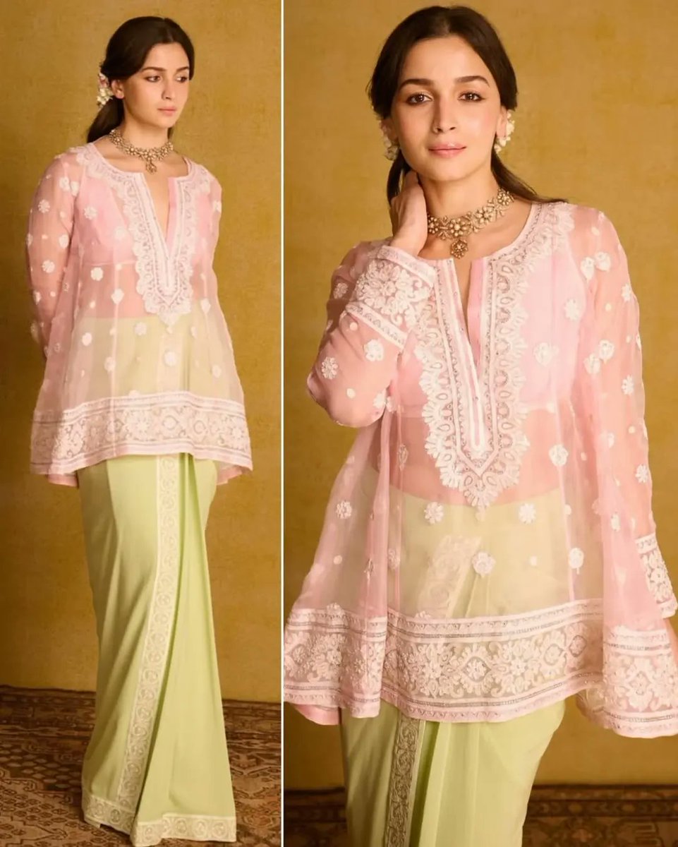 Tellymantra's tweet photo. Alia Bhatt keeps it simple yet graceful this Diwali, glowing with festive warmth and charm. ✨🌼

#aliabhatt #bollywood #tellymantra https://t.co/o2BAonqRYY